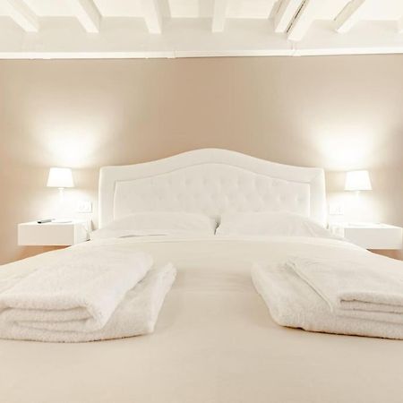 Amazing First Floor Apartment In Piazza Santa Croce Firenze Florence Exterior photo