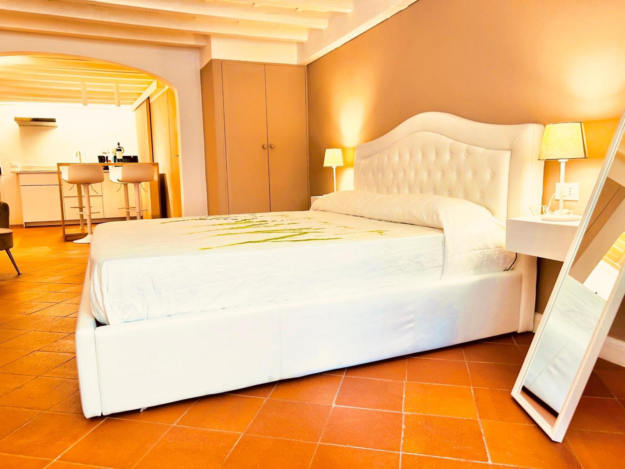 Amazing First Floor Apartment In Piazza Santa Croce Firenze Florence Exterior photo